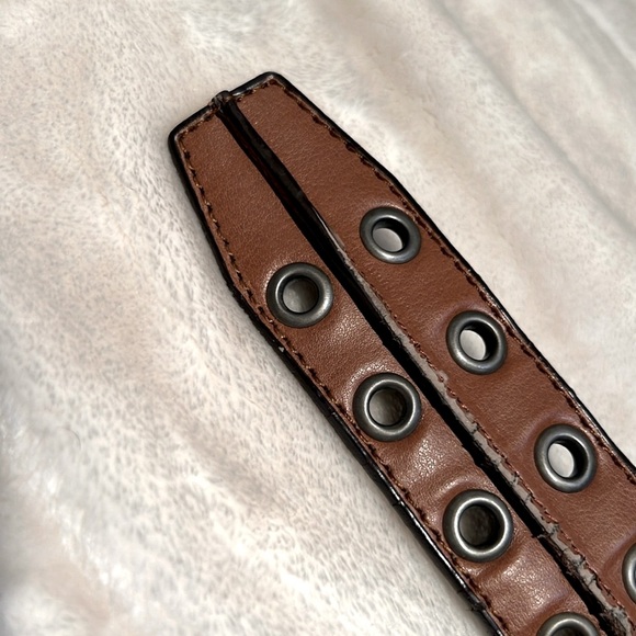 👖 VINTAGE GENUINE BROWN LEATHER SILVER & SILVER RIVETED BELT Women’s 36 - Picture 7 of 10